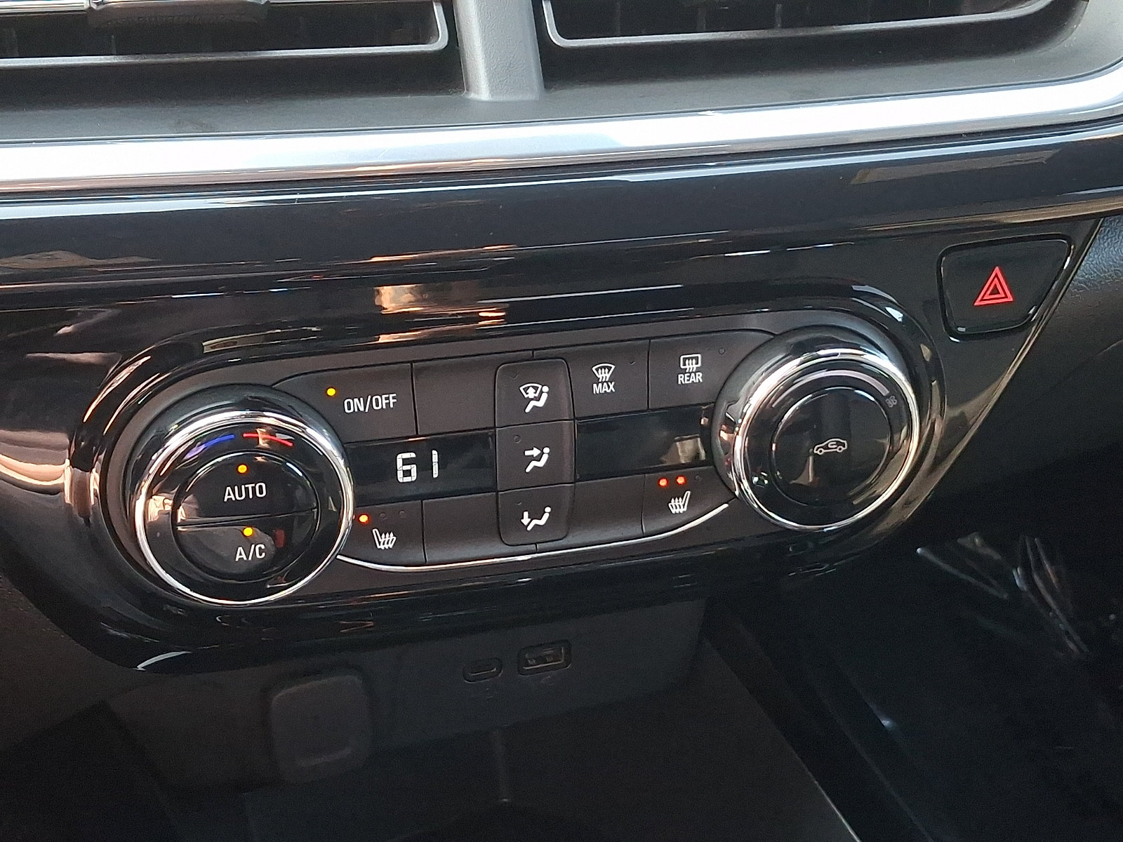 Used 2025 Chevrolet Trax RS w/ Driver Confidence Package FWD image 15