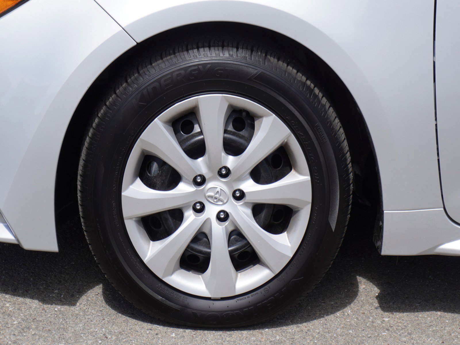 Used 2025 Toyota Corolla LE image 7