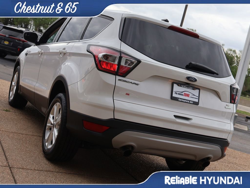 Used 2017 Ford Escape SE image 4