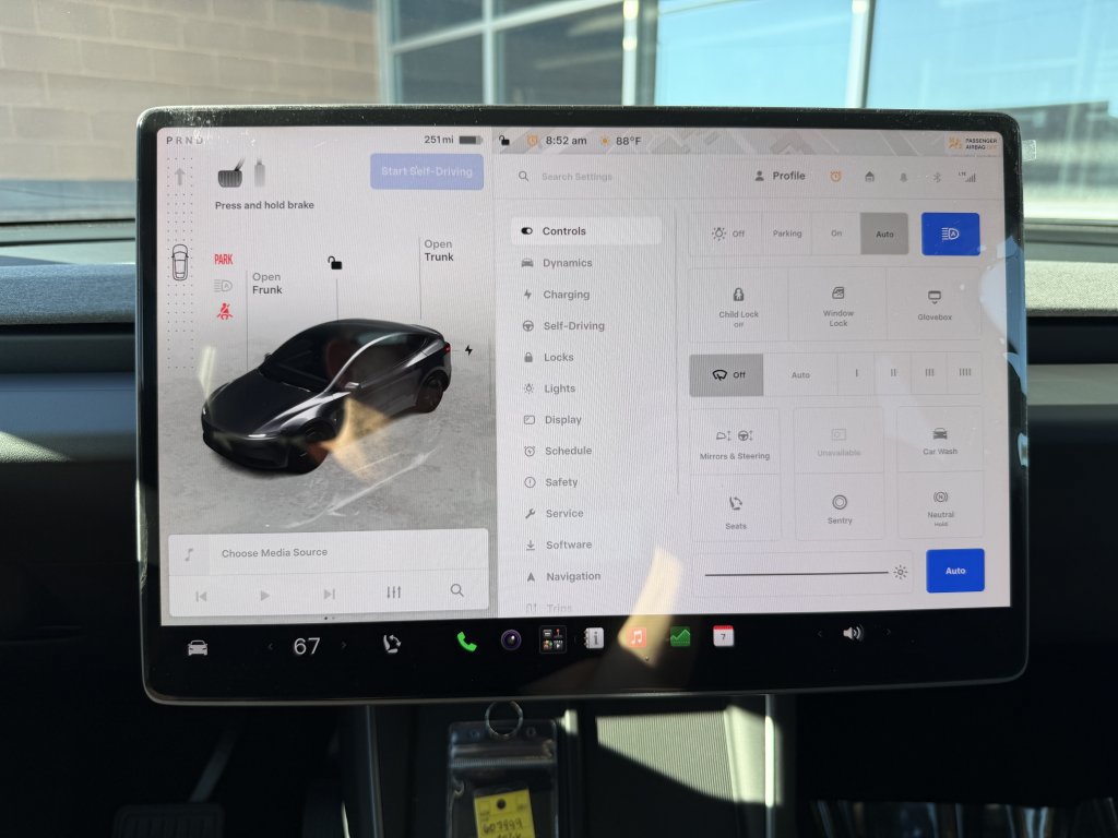 Used 2026 Tesla Model Y 2WD image 18