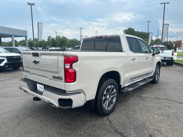 Used 2026 Chevrolet Silverado 1500 High Country w/ Technology Package AWD/4WD image 3