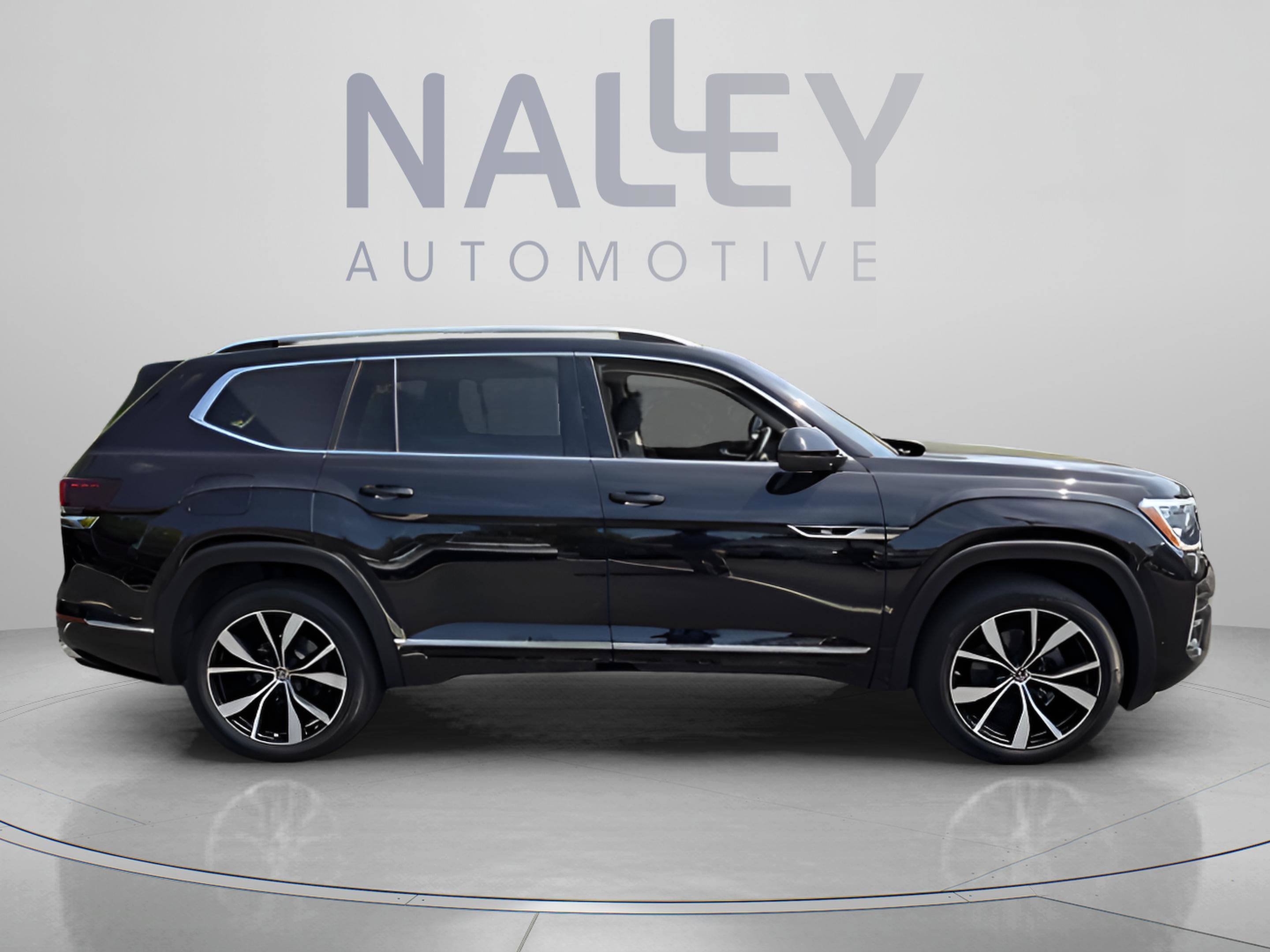 Used 2025 Volkswagen Atlas SEL Premium R-Line AWD/4WD image 6