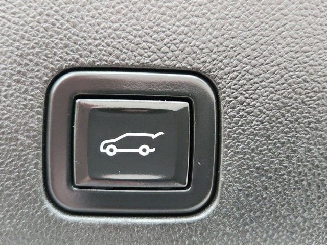 Used 2023 Chevrolet Tahoe Z71 image 39