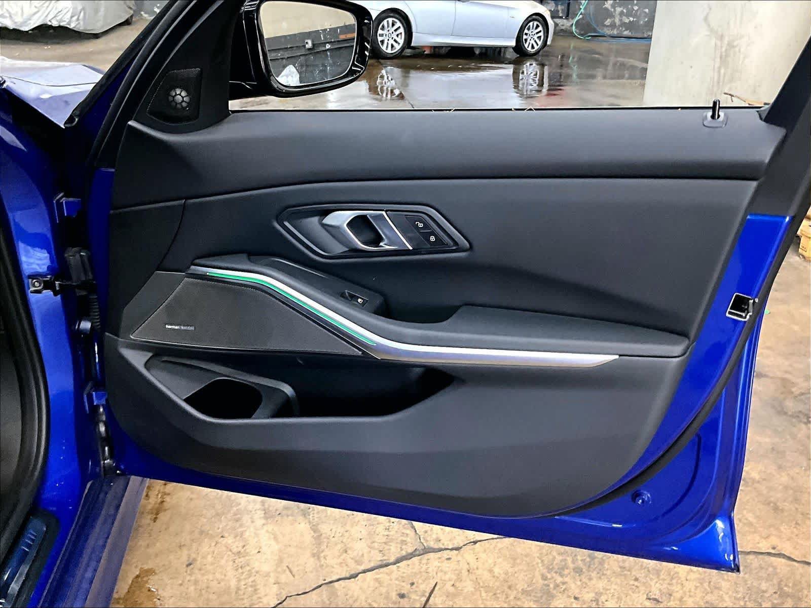 Used 2026 BMW 330i Sedan w/ M Sport Package RWD image 27