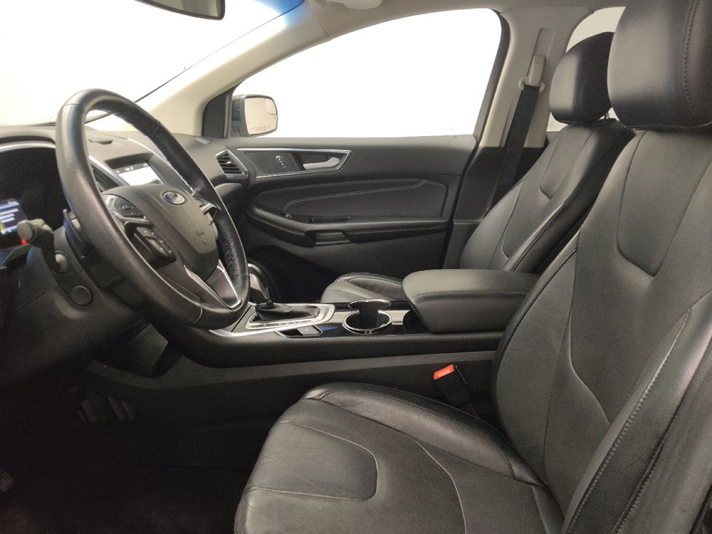 Used 2018 Ford Edge Titanium w/ Equipment Group 301A AWD/4WD image 17