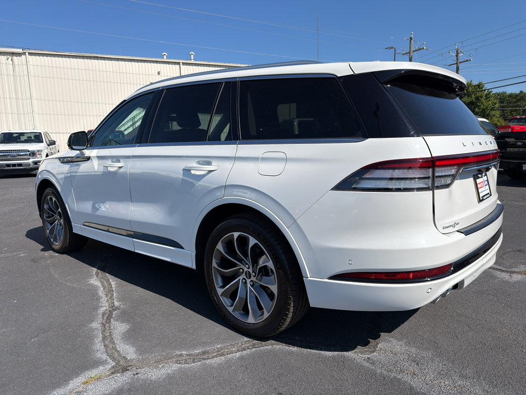 Used 2023 Lincoln Aviator Grand Touring w/ Equipment Group 301A AWD/4WD image 7