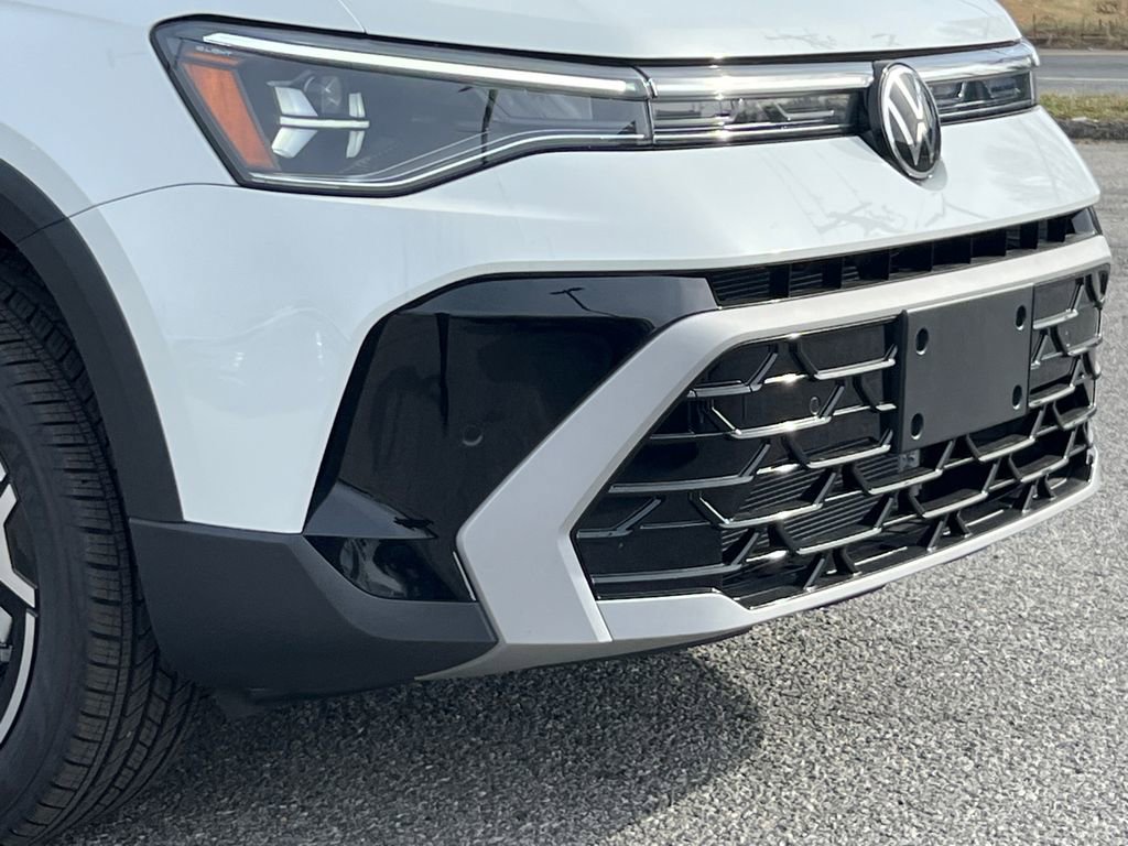 New 2026 Volkswagen Taos SEL image 4