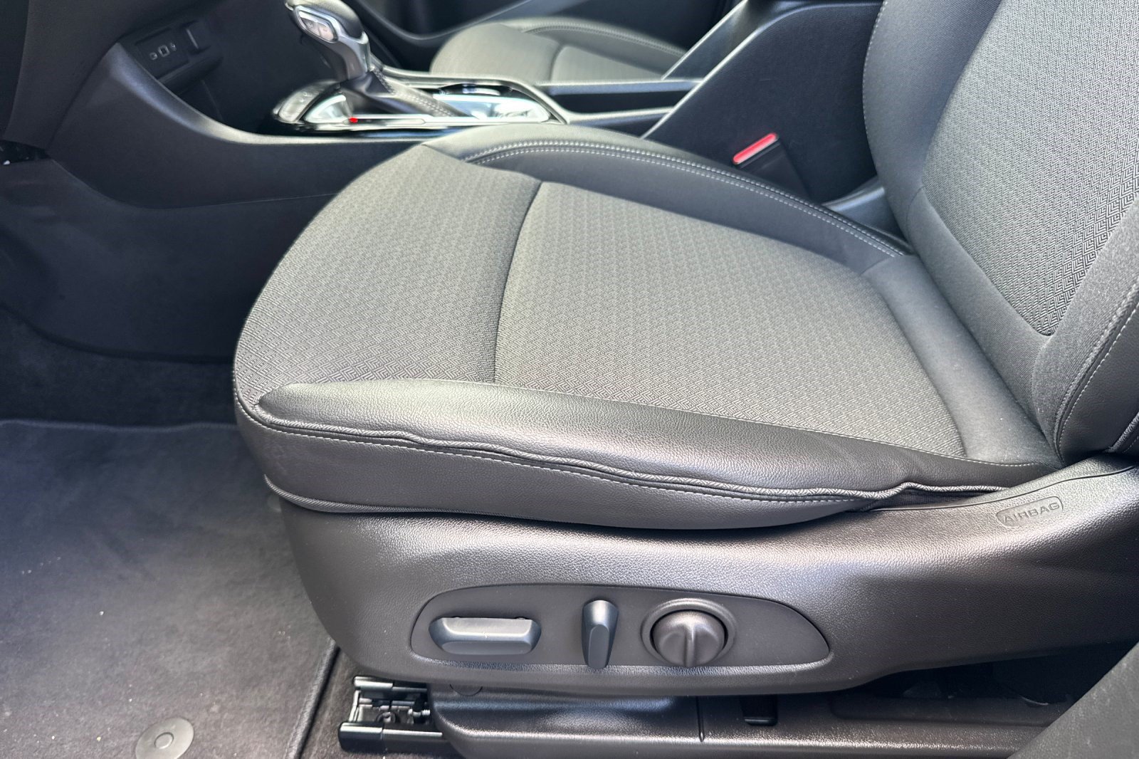 Used 2023 Buick Encore GX Select w/ Sport Touring Package FWD image 15