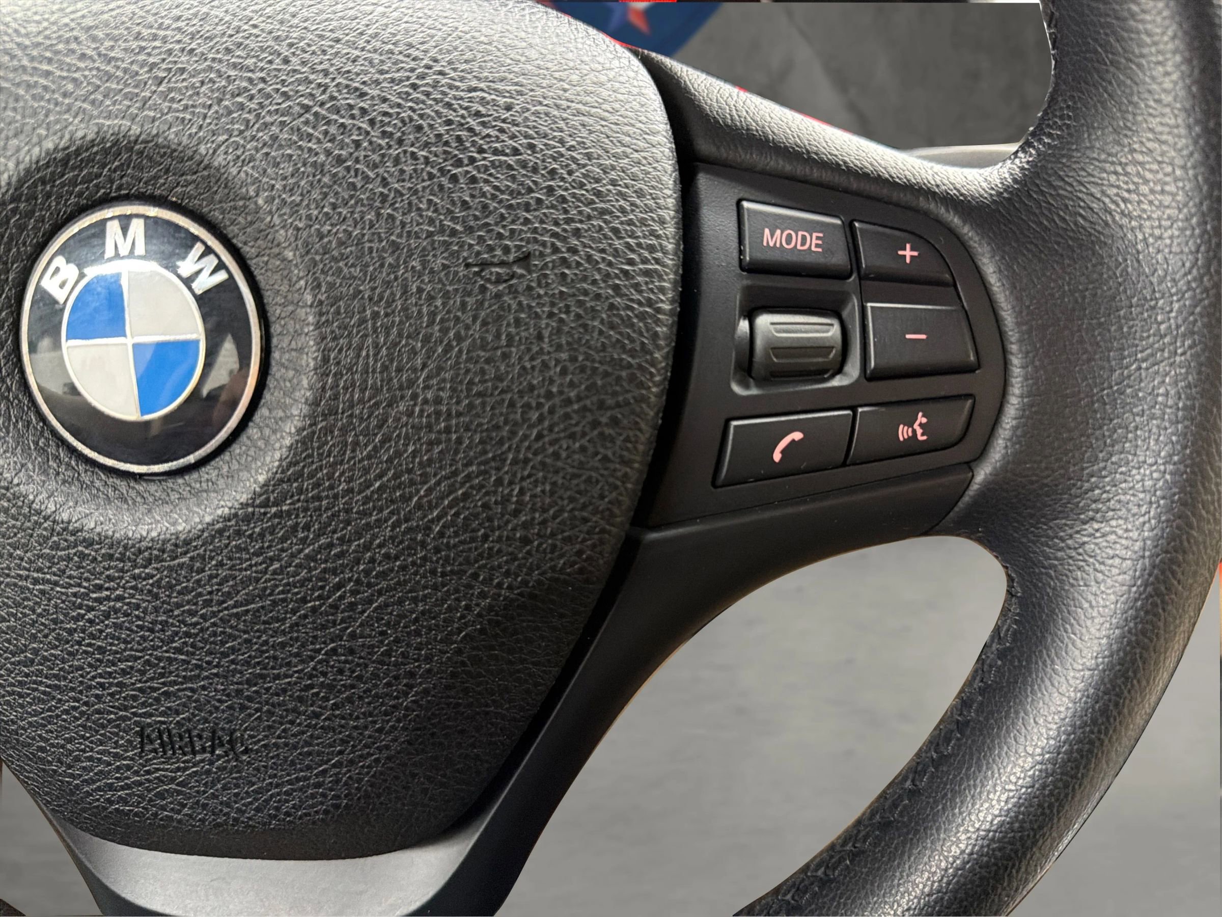Used 2016 BMW 320i Sedan RWD image 23