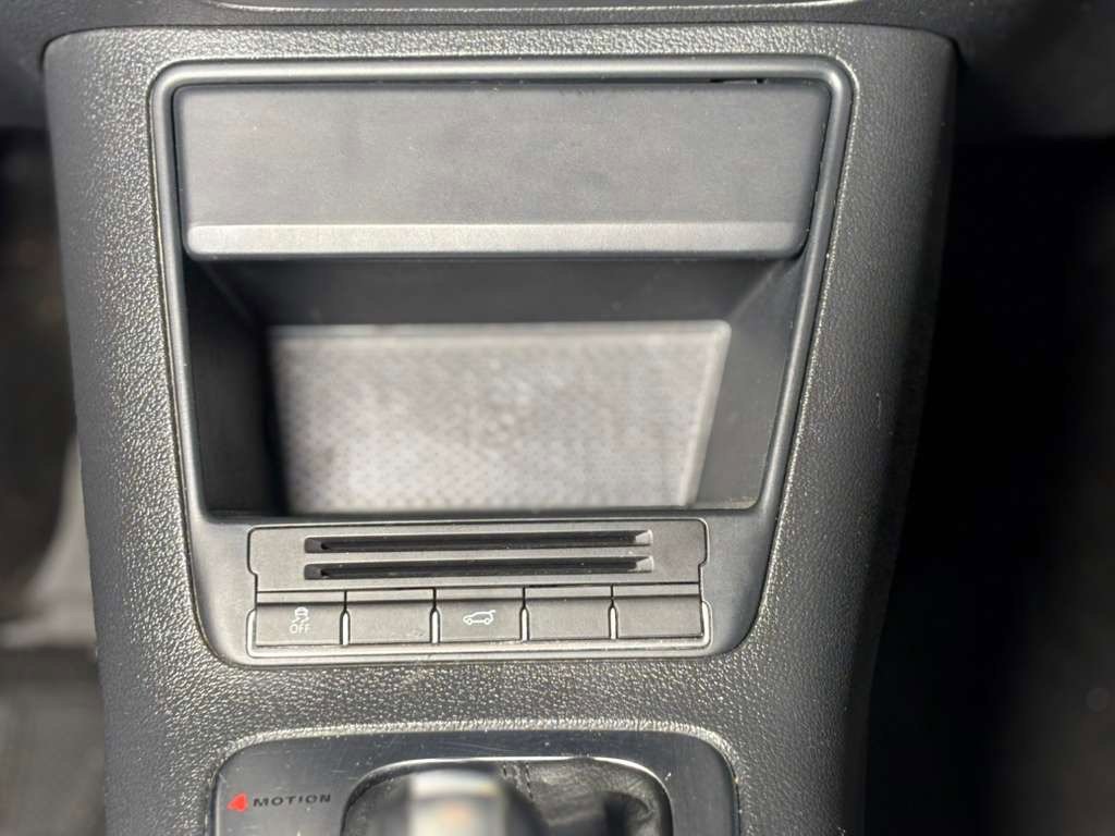 Used 2011 Volkswagen Tiguan S image 12