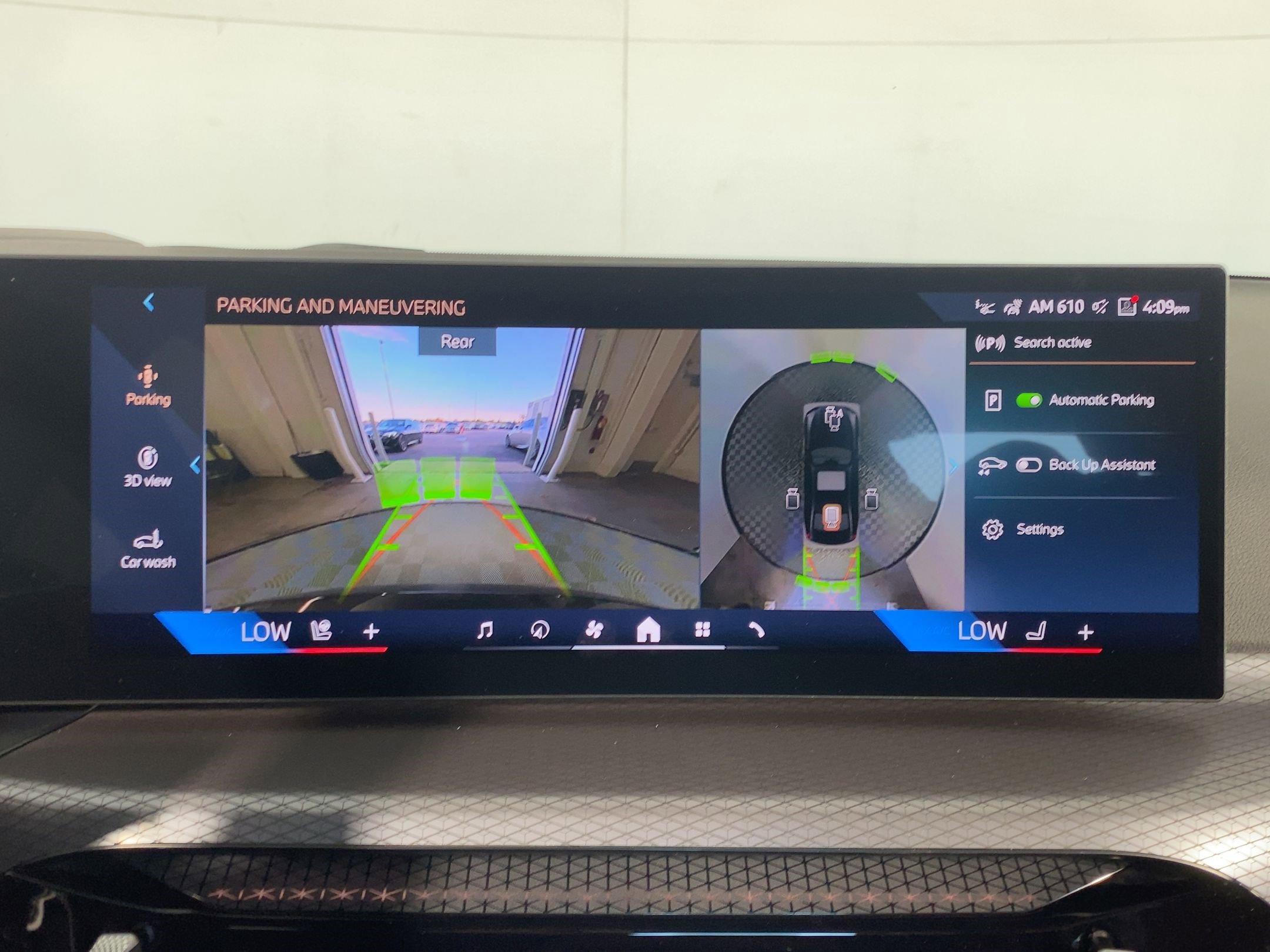 Used 2026 BMW 330i Sedan w/ M Sport Package image 23