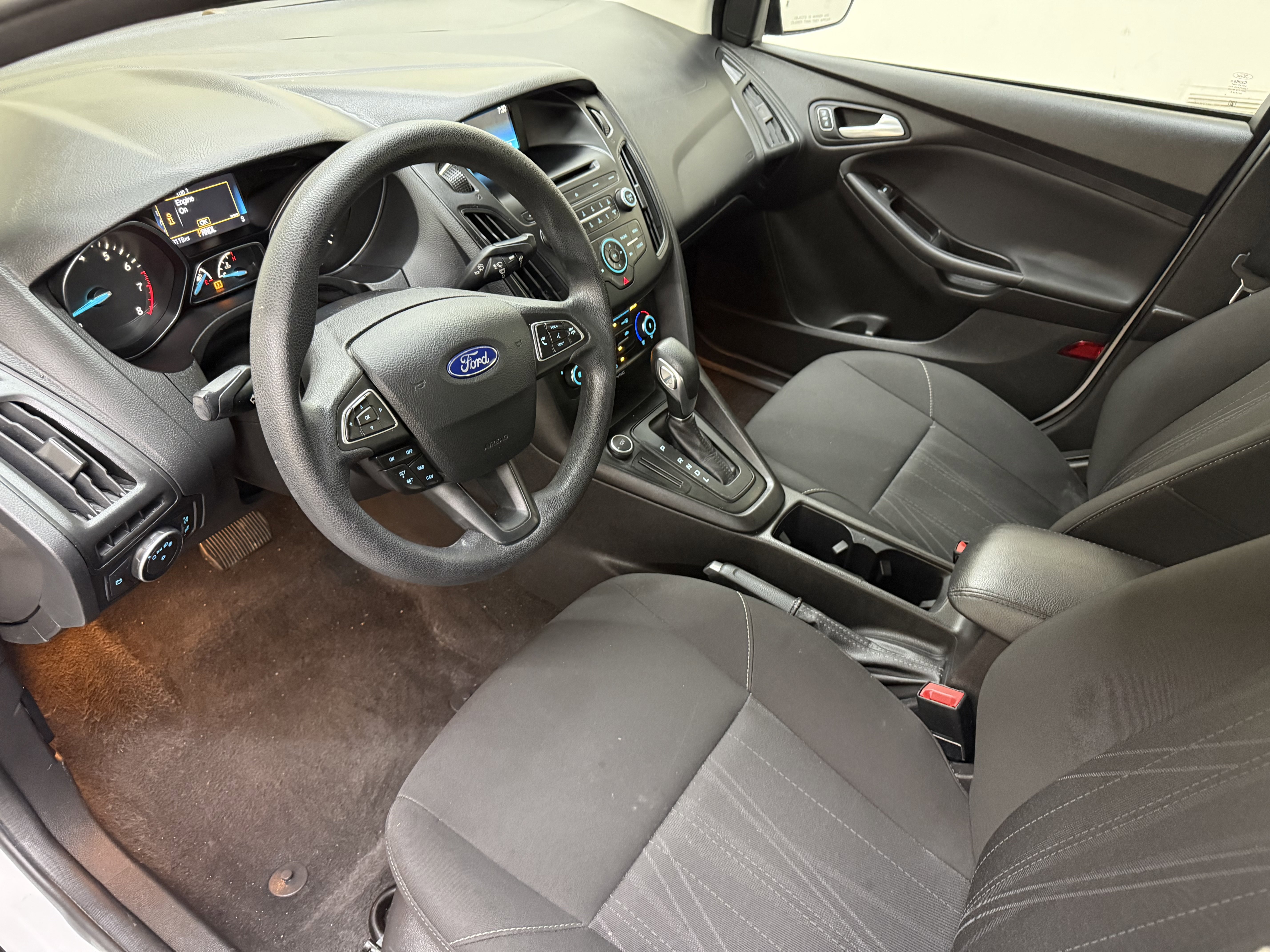 Used 2017 Ford Focus SE image 5