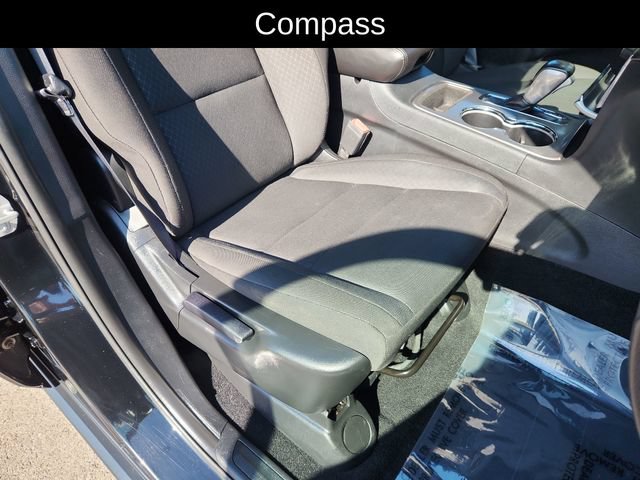 Used 2021 Jeep Grand Cherokee Laredo AWD/4WD image 25