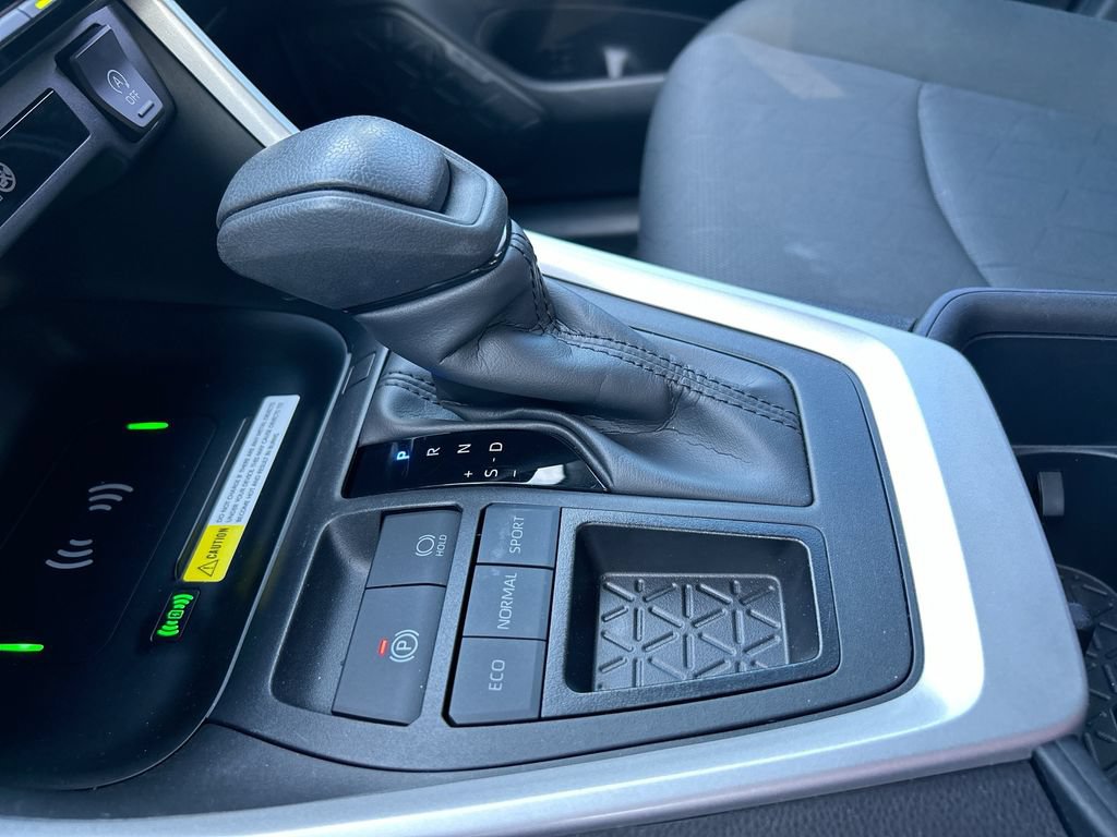 Certified 2025 Toyota RAV4 XLE FWD image 25