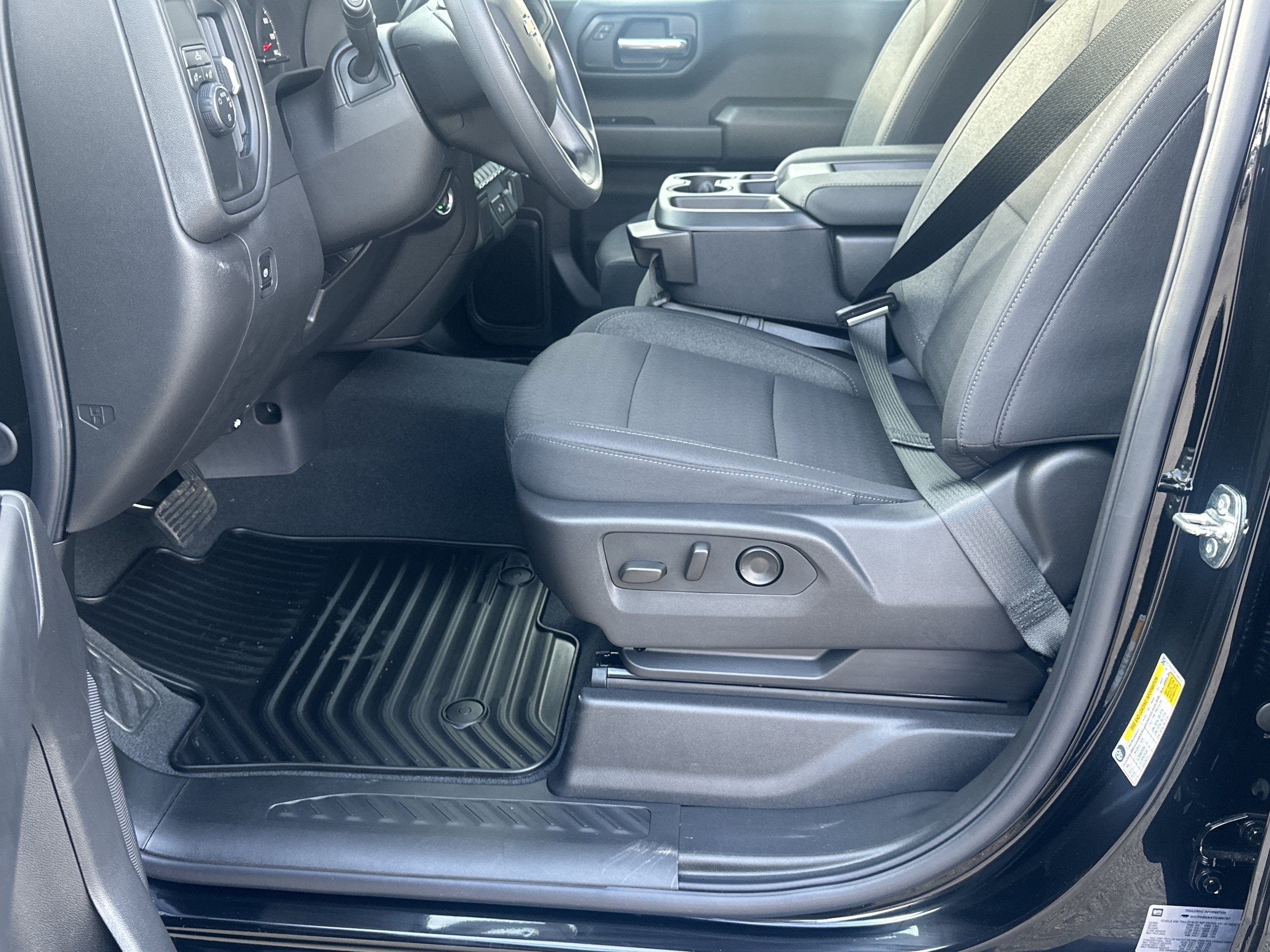 New 2026 Chevrolet Silverado 1500 Custom RWD image 9