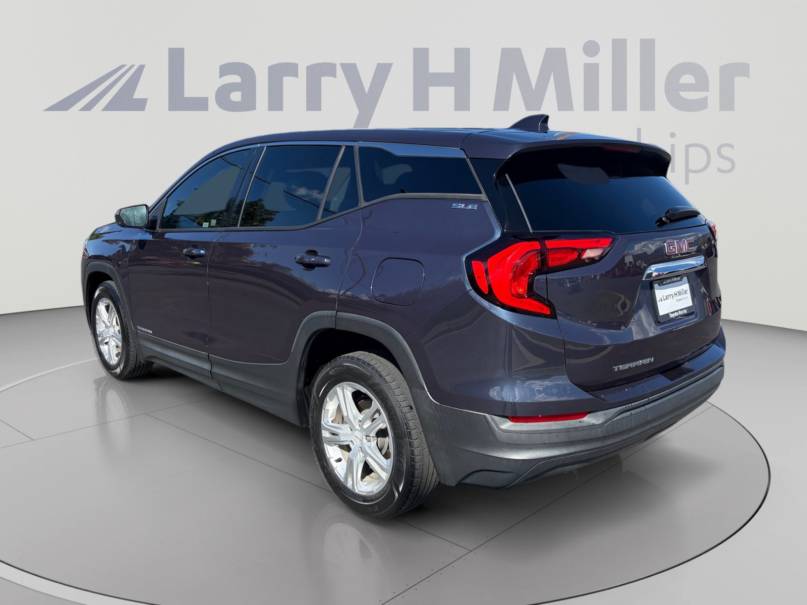 Used 2018 GMC Terrain SLE FWD image 3