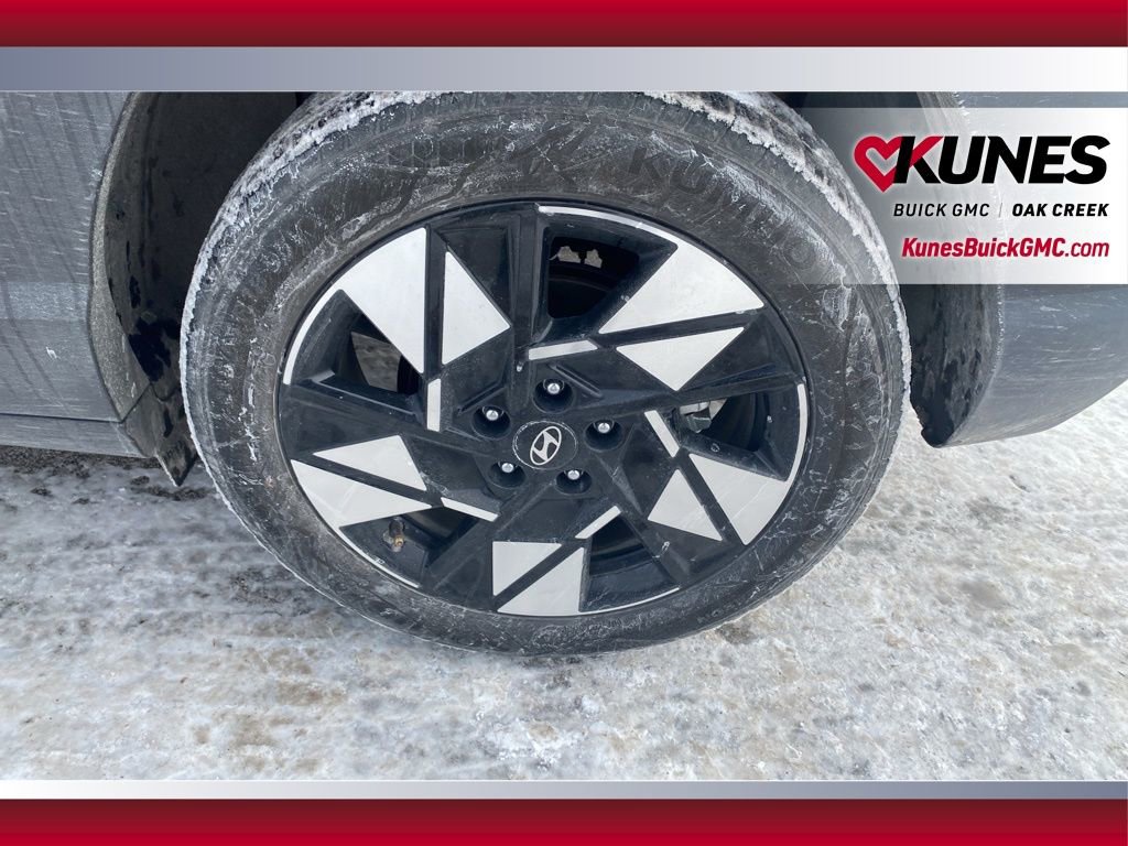 Used 2025 Hyundai Kona SEL image 24