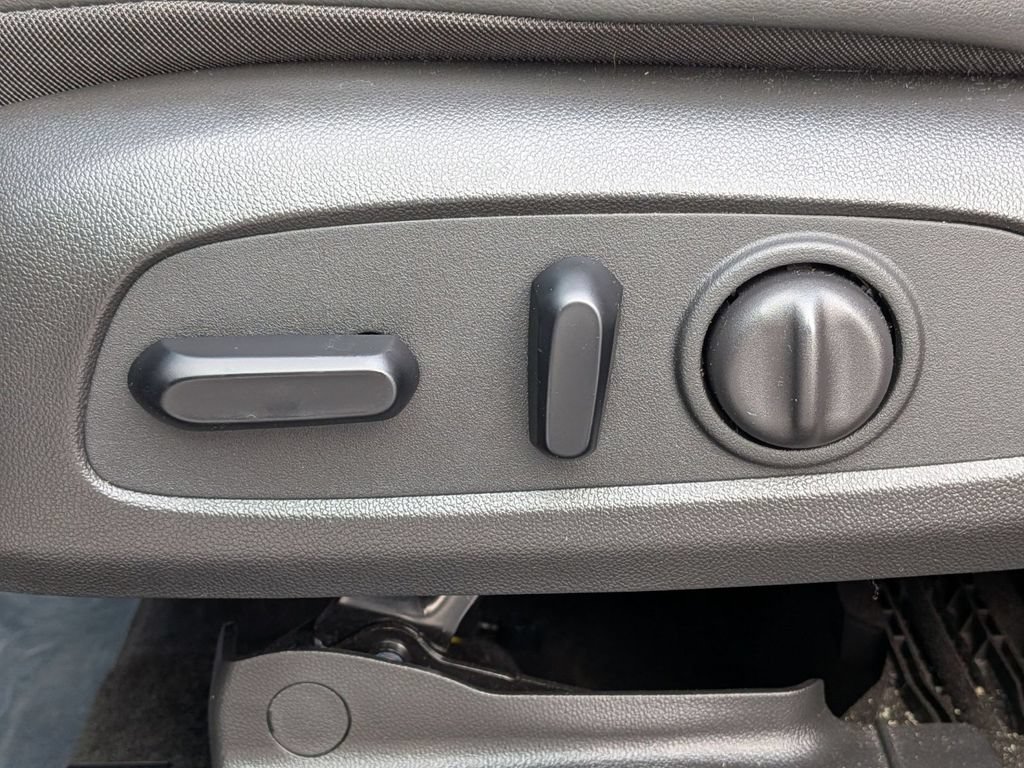 Used 2024 Buick Encore GX Avenir AWD/4WD image 15
