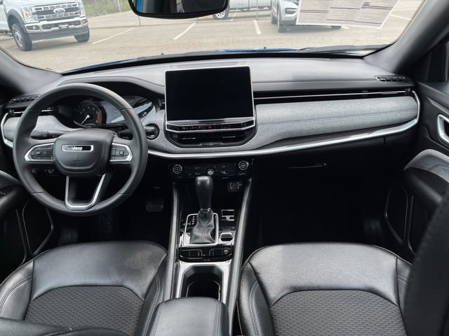 Used 2024 Jeep Compass Latitude AWD/4WD image 32