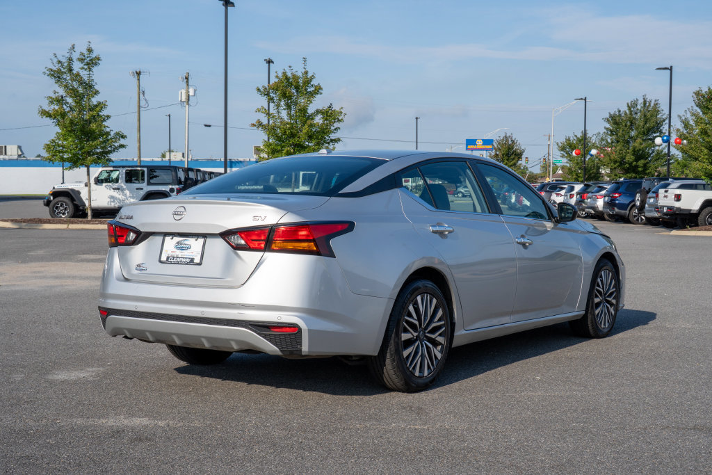 Used 2024 Nissan Altima 2.5 SV FWD image 7