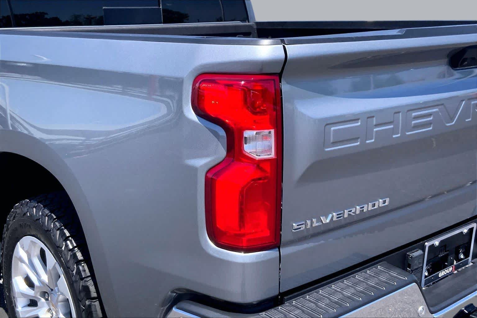 Used 2023 Chevrolet Silverado 1500 LTZ w/ LTZ Premium Package AWD/4WD image 29
