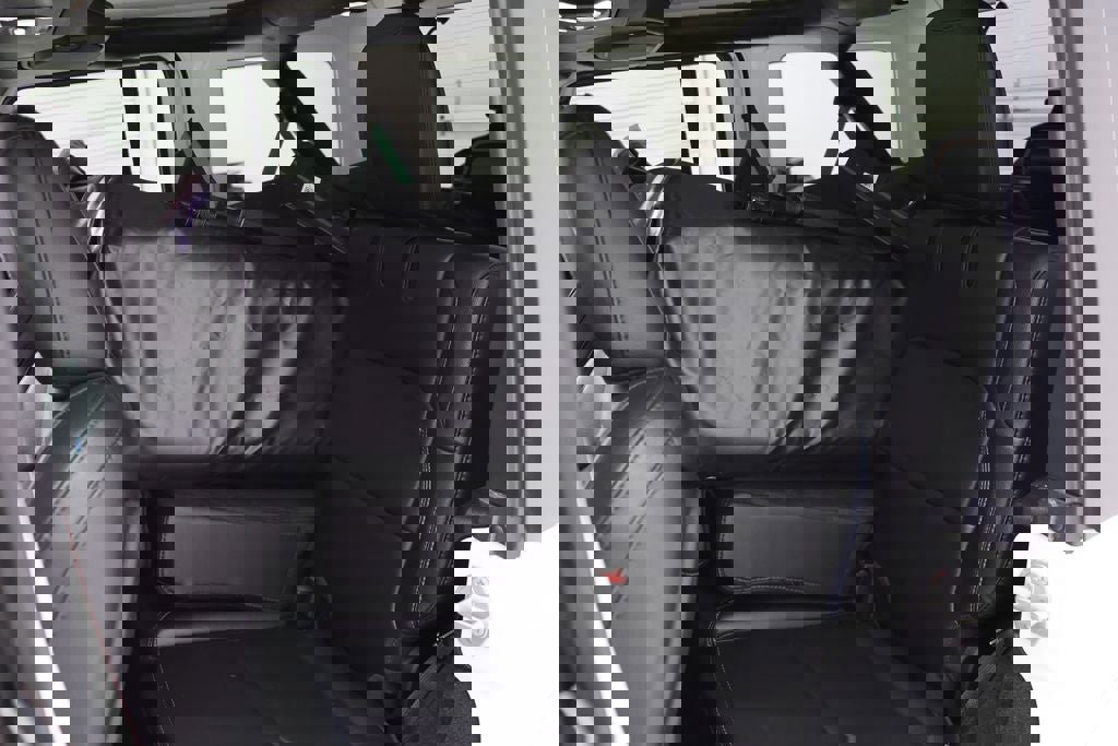 Used 2023 Jeep Wrangler Unlimited Rubicon 4xe w/ Dual Top Group AWD/4WD image 11