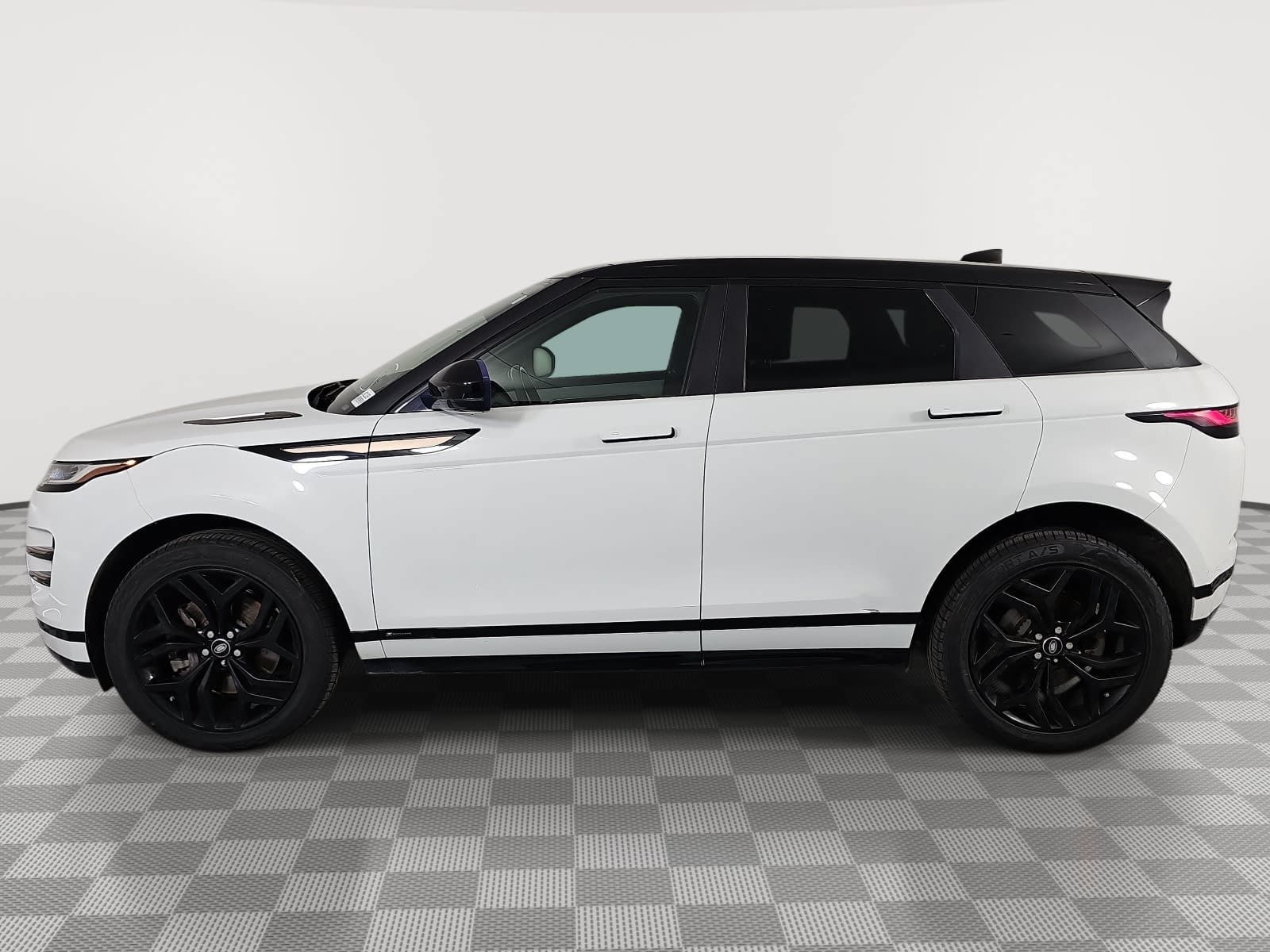 Used 2020 Land Rover Range Rover Evoque R-Dynamic S AWD/4WD image 5