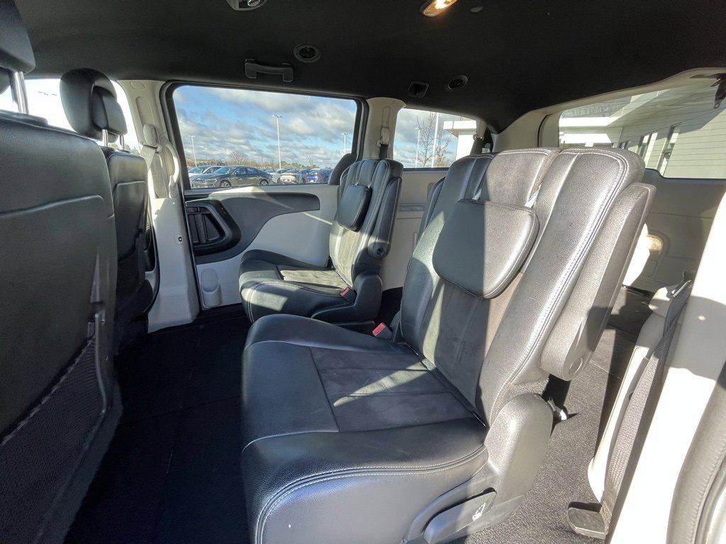 Used 2019 Dodge Grand Caravan SXT image 24
