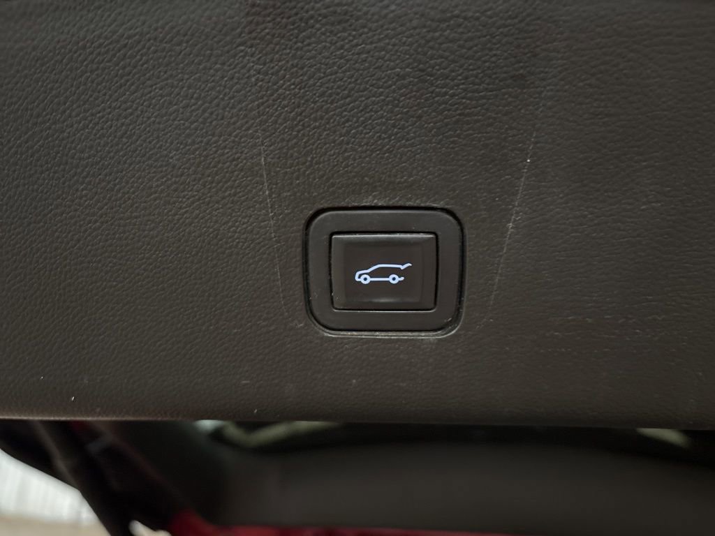 Used 2019 Chevrolet Traverse LT w/ LT Premium Package image 14