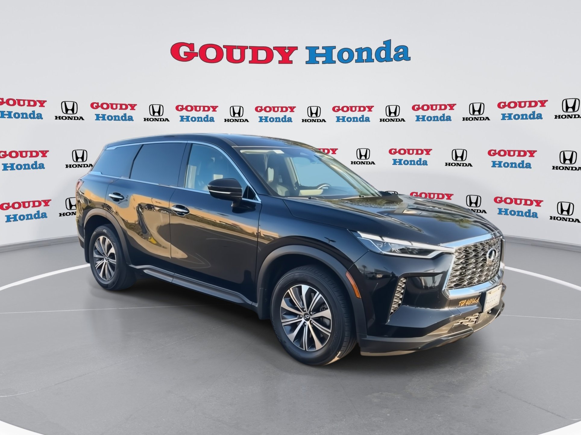 Used 2024 INFINITI QX60 Pure image 2