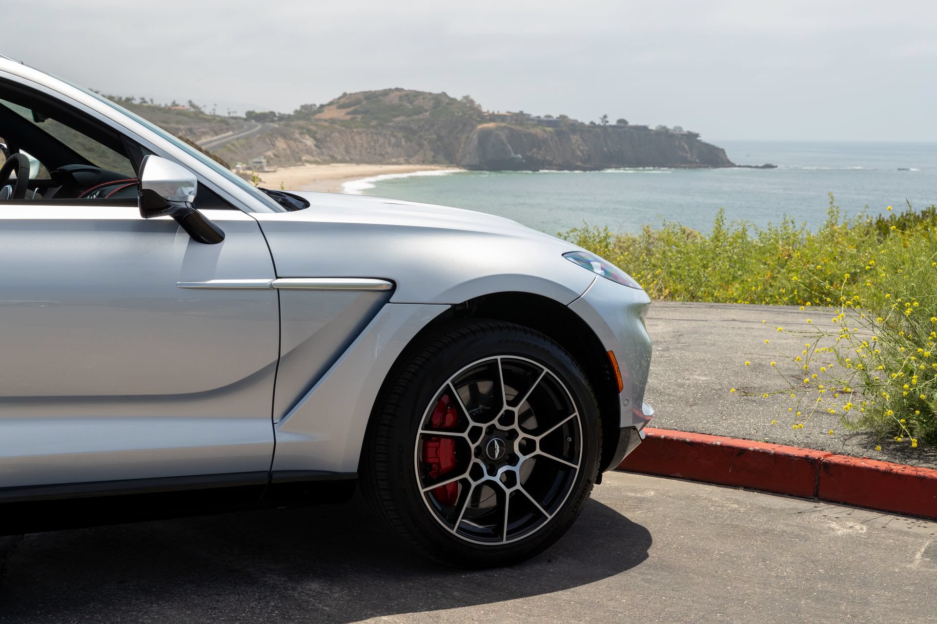 Used 2021 Aston Martin DBX AWD/4WD image 8