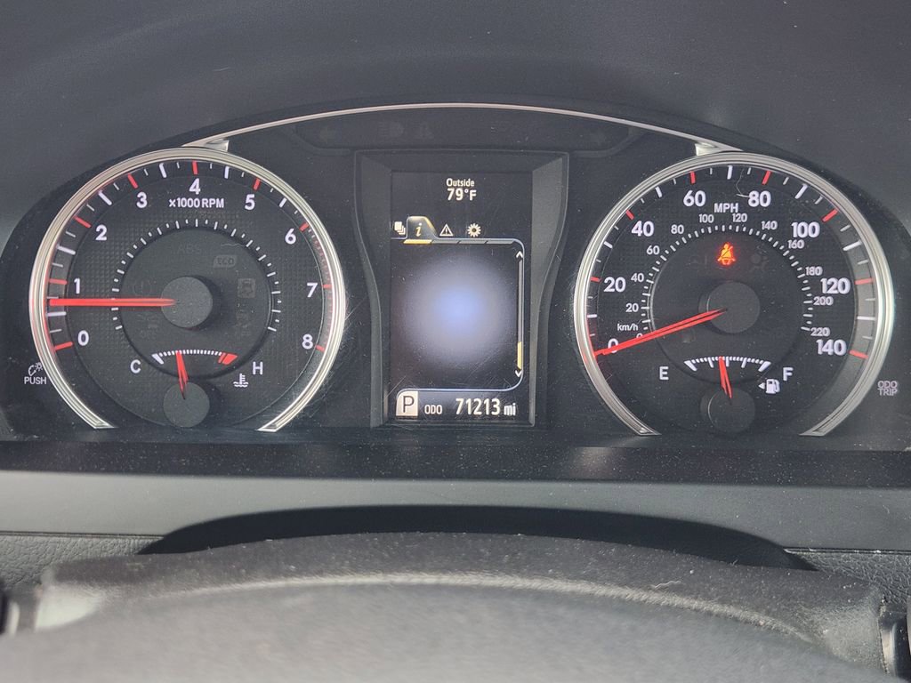 Used 2015 Toyota Camry SE FWD image 16