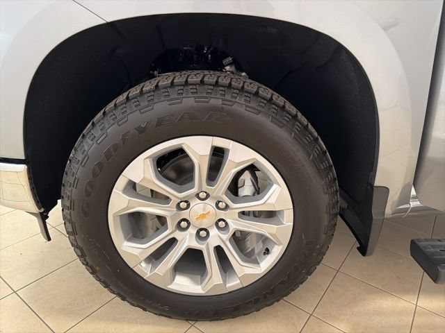 New 2026 Chevrolet Silverado 1500 LTZ w/ Technology Package AWD/4WD image 32