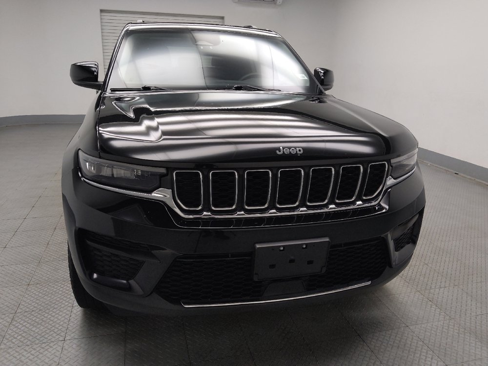 Used 2023 Jeep Grand Cherokee Laredo w/ Luxury Tech Group I AWD/4WD image 14