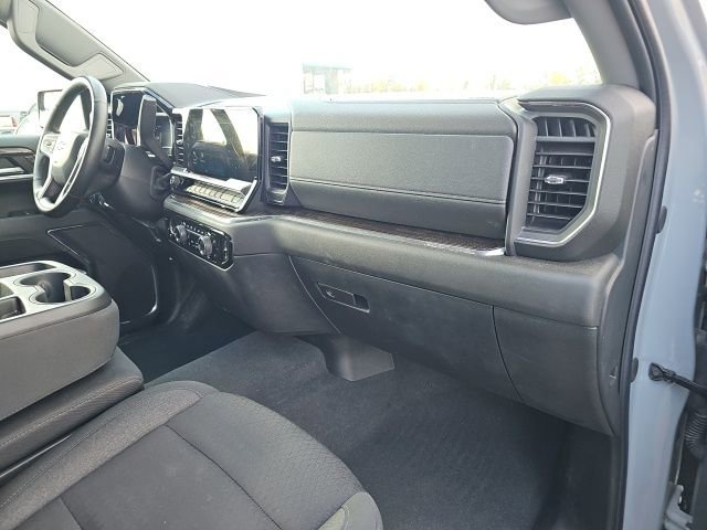 Used 2024 Chevrolet Silverado 1500 LT image 31