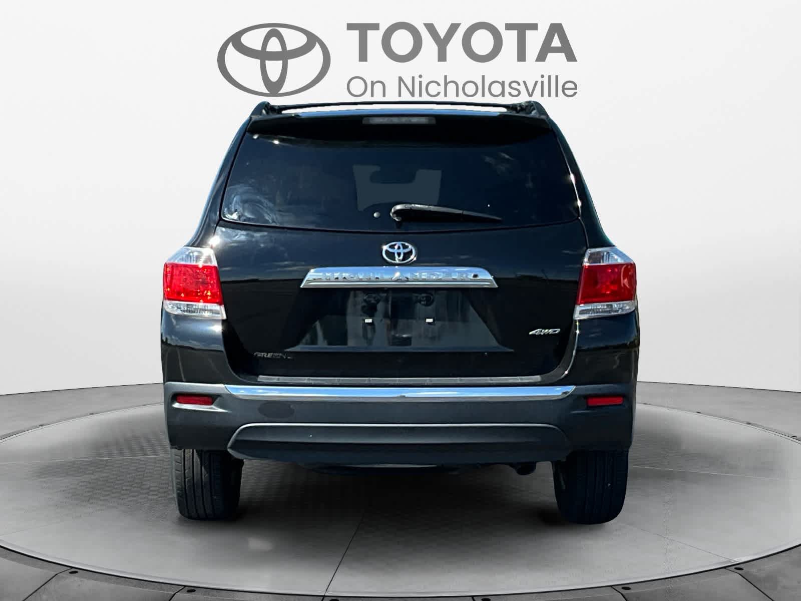 Used 2013 Toyota Highlander Plus AWD/4WD image 4