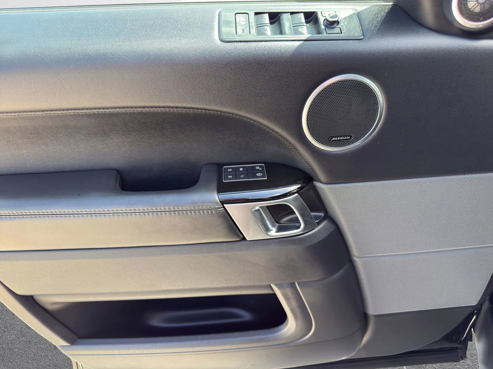 Used 2016 Land Rover Range Rover Sport Supercharged image 27