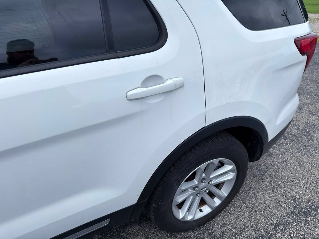 Used 2017 Ford Explorer XLT FWD image 14
