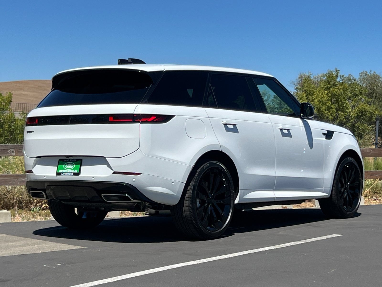 New 2026 Land Rover Range Rover Sport Dynamic SE AWD/4WD image 6