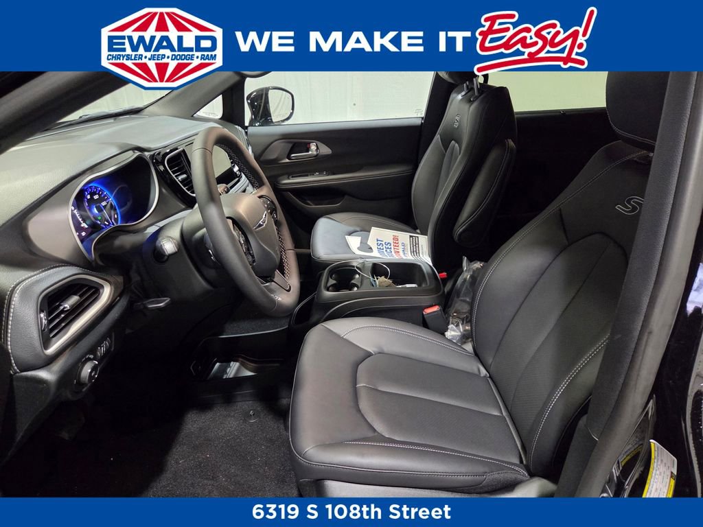 New 2026 Chrysler Pacifica Select w/ S Appearance Package AWD/4WD image 8