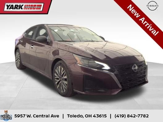 Certified 2025 Nissan Altima 2.5 SV FWD image 1