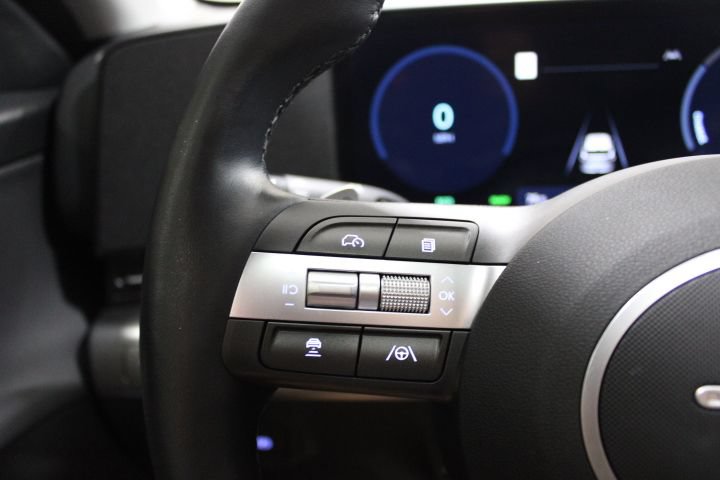 Used 2024 Hyundai Kona Limited FWD image 37