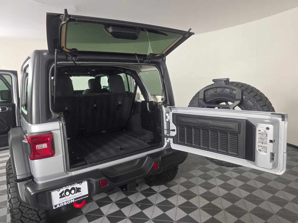 Used 2024 Jeep Wrangler Unlimited Rubicon AWD/4WD image 17