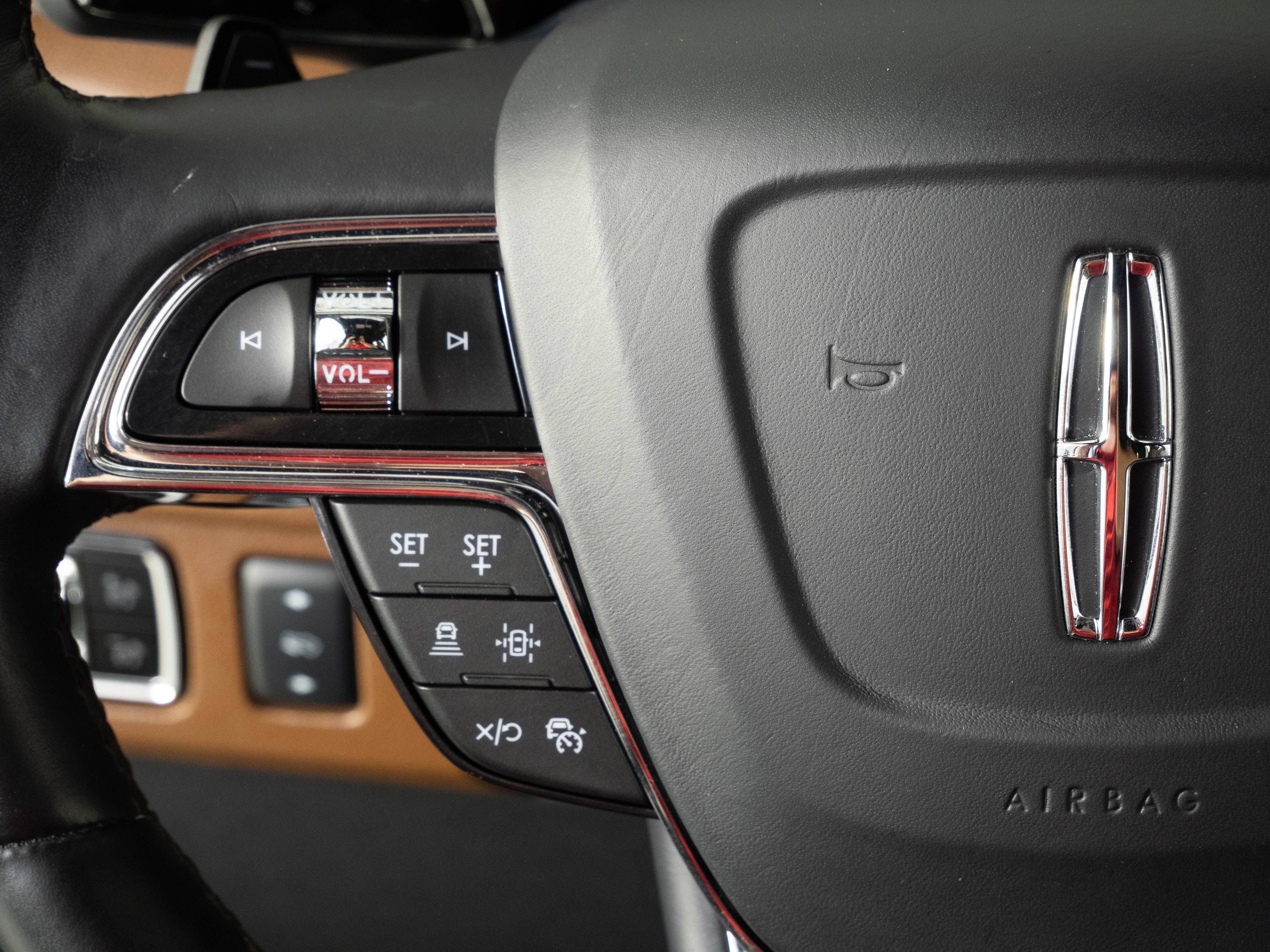 Used 2024 Lincoln Navigator Reserve AWD/4WD image 9