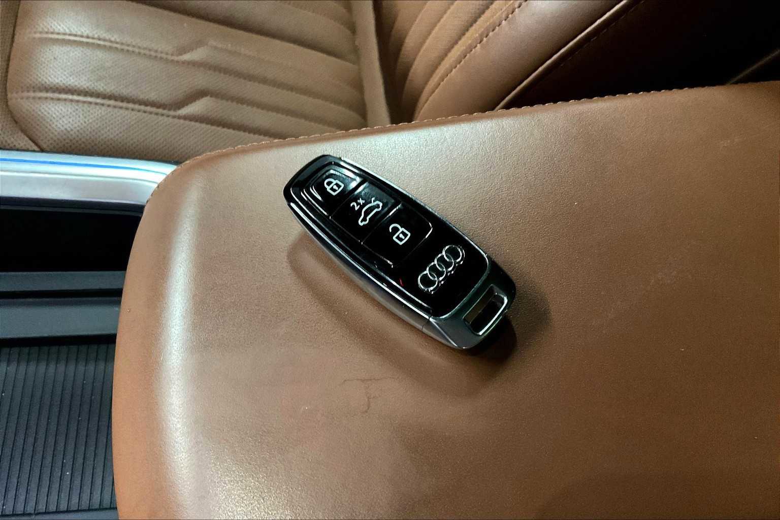 Certified 2021 Audi e-tron Prestige w/ Prestige Package image 13