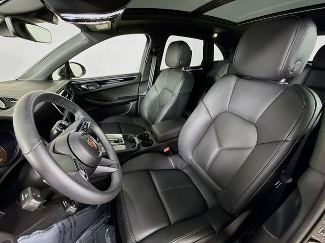 Certified 2025 Porsche Macan S AWD/4WD image 5