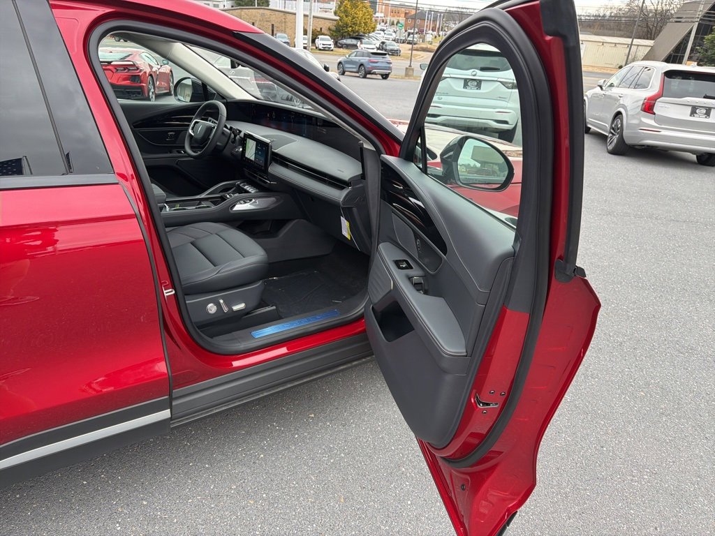 New 2026 Lincoln Nautilus Premier image 23