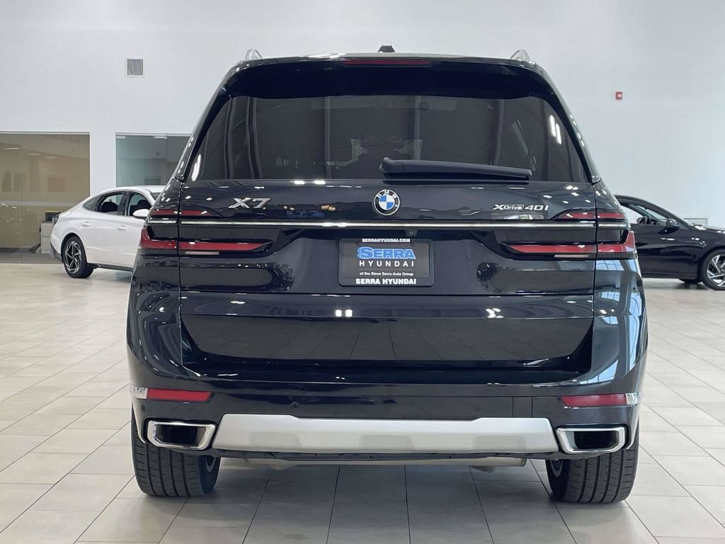 Used 2024 BMW X7 xDrive40i AWD/4WD image 4