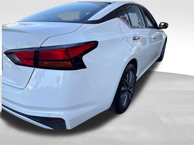Used 2025 Nissan Altima 2.5 SV FWD image 30