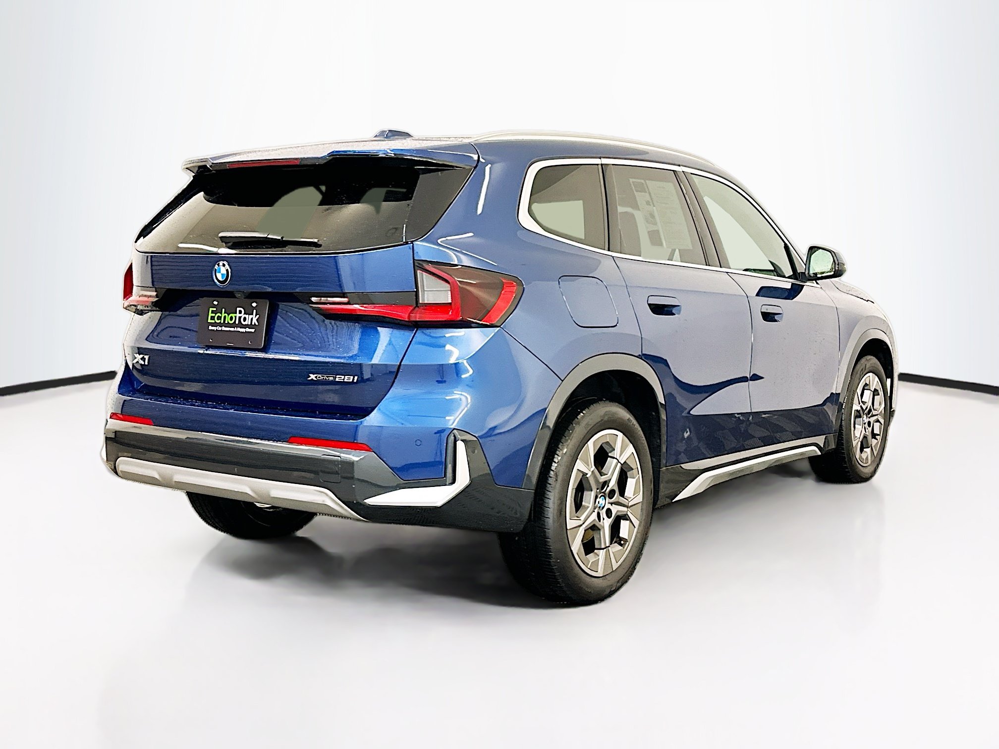 Used 2025 BMW X1 xDrive28i AWD/4WD image 9